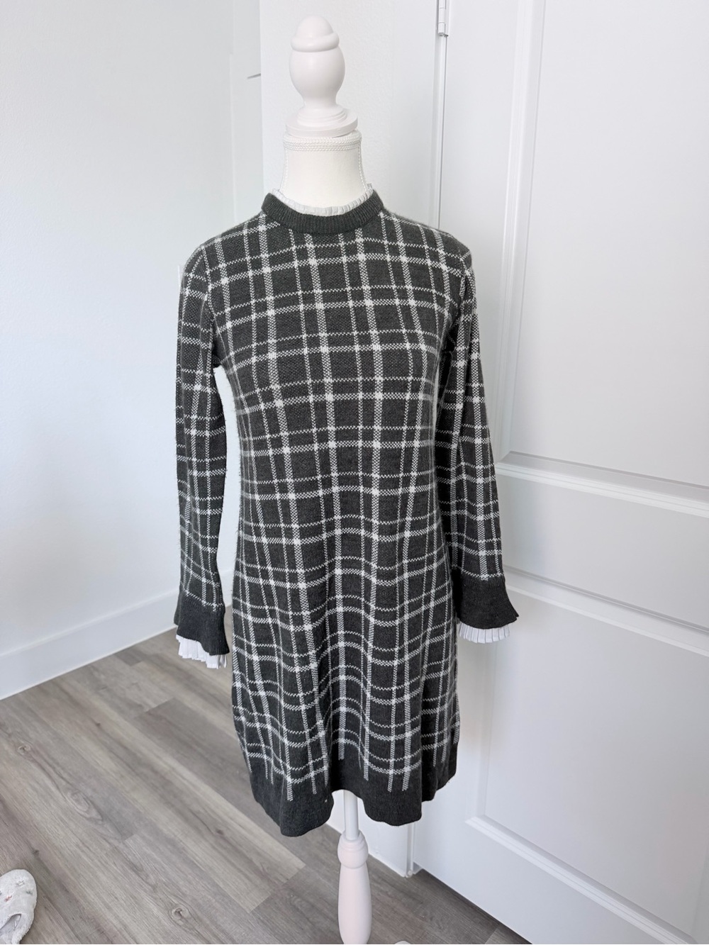Vince Camuto Gray and White Plaid Knit Long-Sleeve Dress